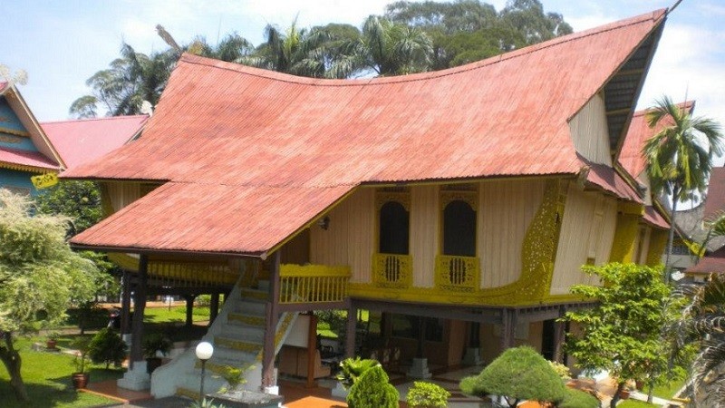 Rumah Belah Bubung: Keanggunan Arsitektur dari Kepulauan Riau